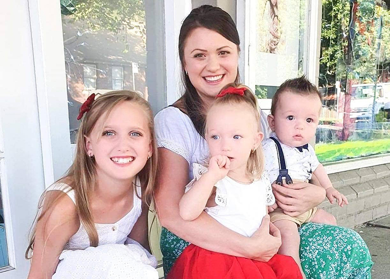 Little Pegz founder, Keira King with her three children