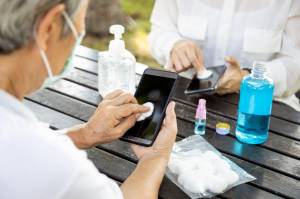 Why cleaning your phone daily is as important as washing your hands