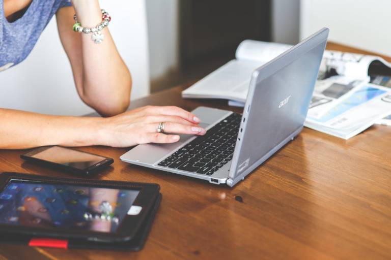 How to add a background image to your LinkedIn profile