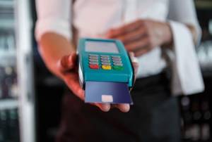 Still charging a minimum purchase amount for EFTPOS? It’s time to reconsider your EFTPOS fee.