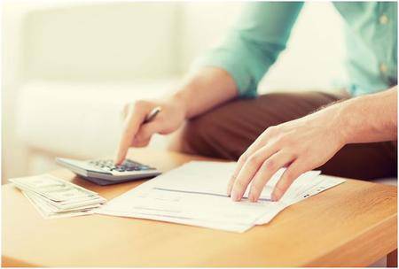 5 tips that will keep you and your business out of financial strife