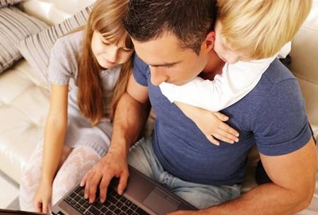 Two children, one out of depth Dad, 8 tips for managing it all