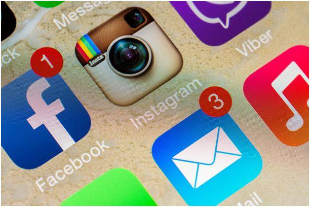 Try these three simple tips to make your business stand out on social media in 2022