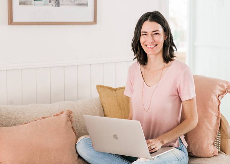 I taught myself how to build websites and now I make six figures from home