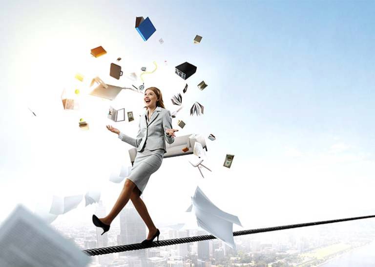 3 helpful strategies for solopreneurs juggling a day job